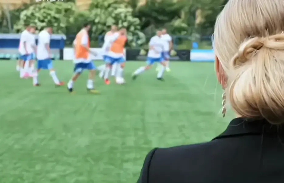 法国电影《Footballers'Moms》高清完整版免费在线观看-足球队的女老板们全集在线看